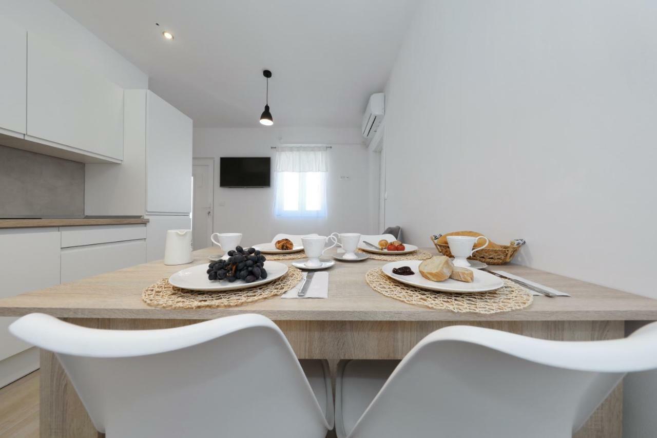 Apartmani Marta Zara Esterno foto