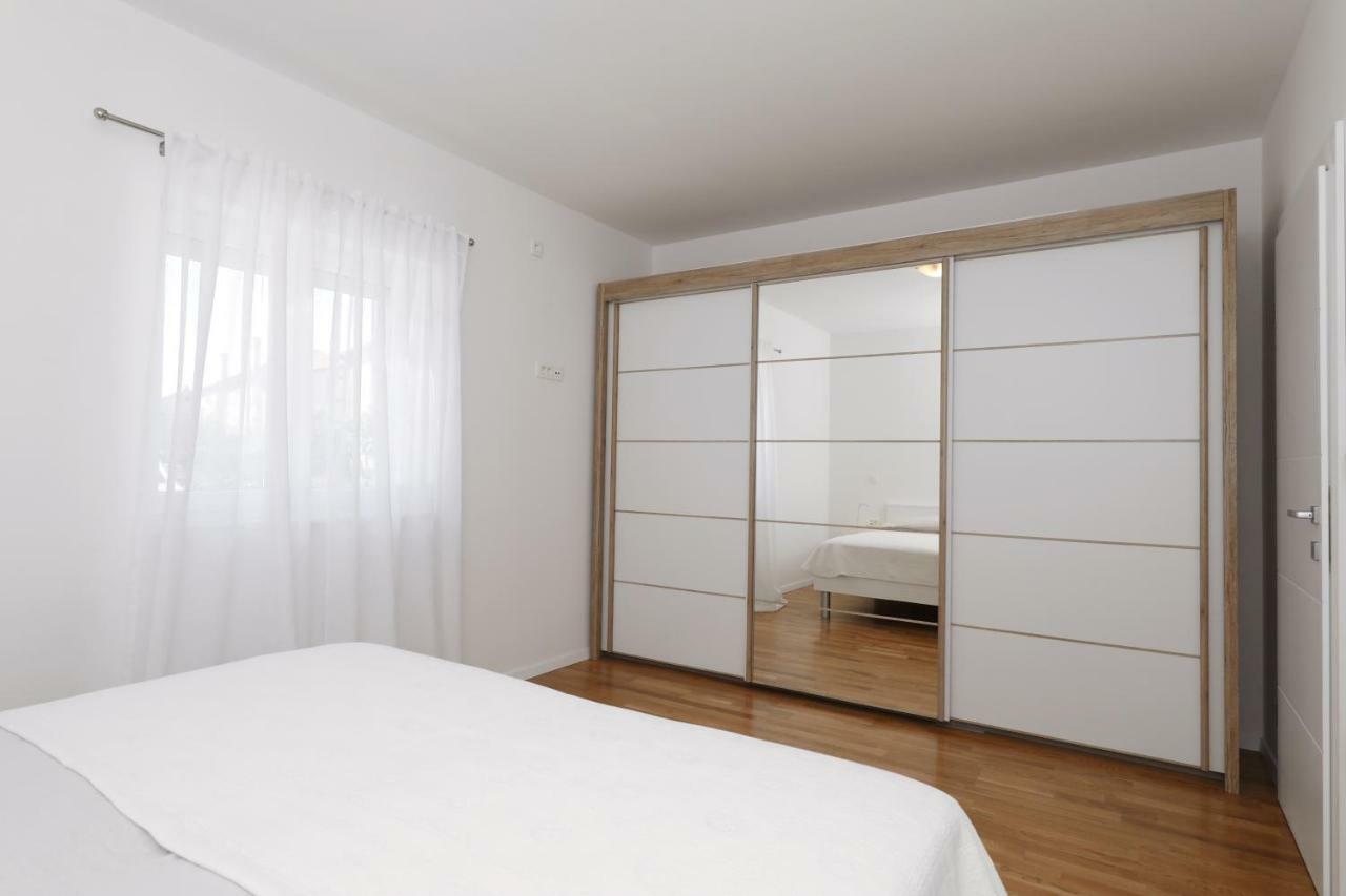 Apartmani Marta Zara Esterno foto