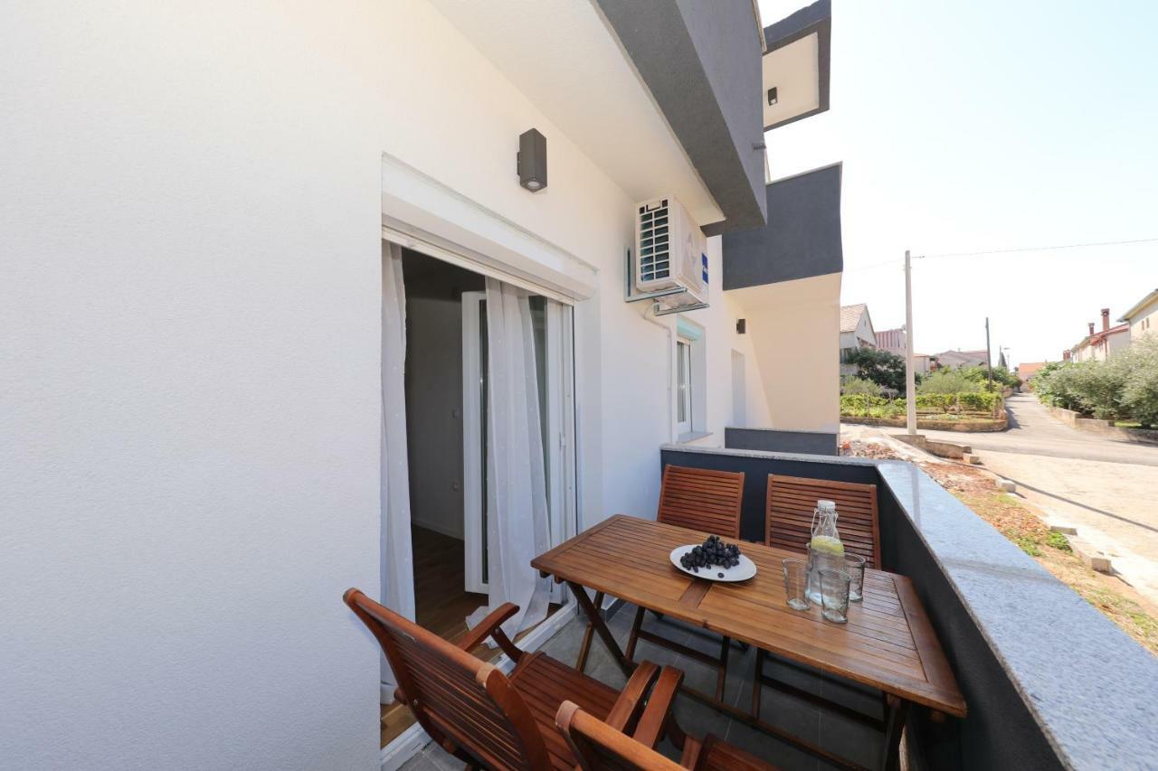 Apartmani Marta Zara Esterno foto