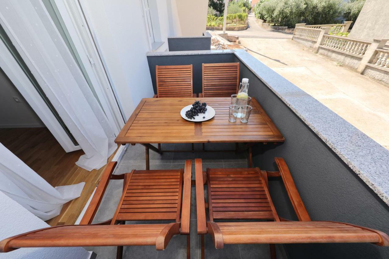 Apartmani Marta Zara Esterno foto